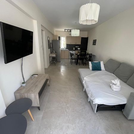 Mari House-Close To The Beach Paphos Exterior foto